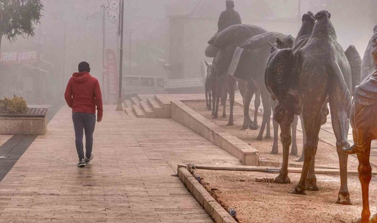 Yoğun sis mistik atmosfer oluşturdu