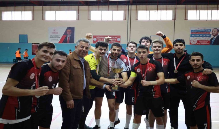 Yurt Lig voleybol ve futsal erkekler müsabakaları Manisada tamamlandı