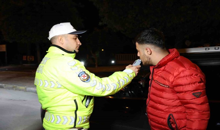 Adanada 8 bin 372 polis ve jandarmayla Yılbaşı Huzur ve Güven denetimi