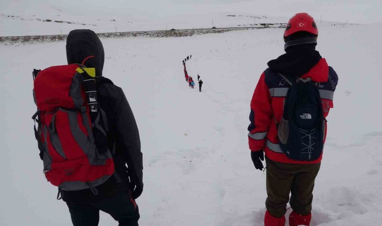 AFADdan 2 bin 225 rakımlı Kurubaş Geçidinde çığ eğitimleri