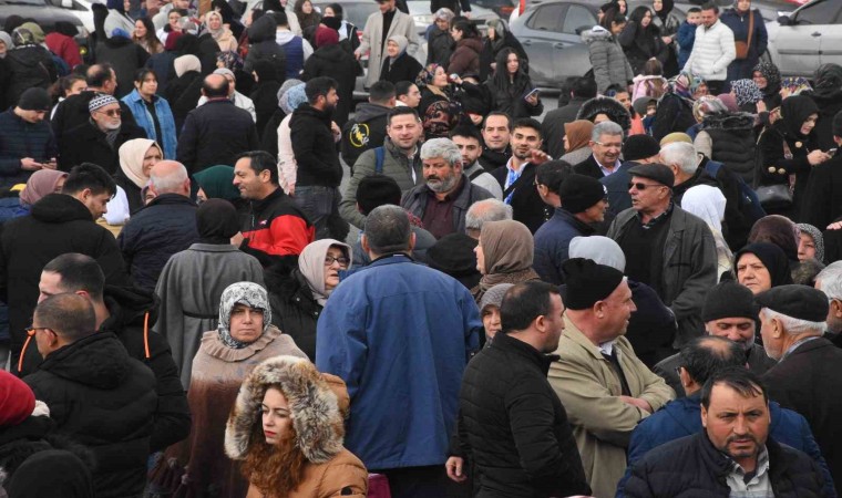 Afyonkarahisarda umre kafilesi dualarla uğurlandı