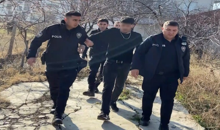 Aksarayda nefes kesen polis-şüpheli kovalamacası kamerada