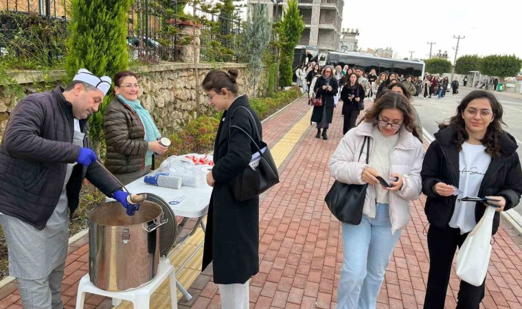 ALKÜdeki öğrencilere sınav öncesi çorba ikramı