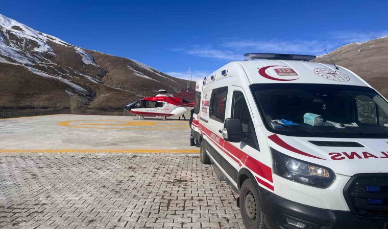 Ambulans helikopter 2 kez Bahçesaraya uçtu