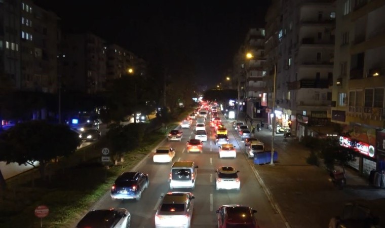 Antalyada motosikletli polis timi ile otomobil çarpıştı: 1 polis yaralandı