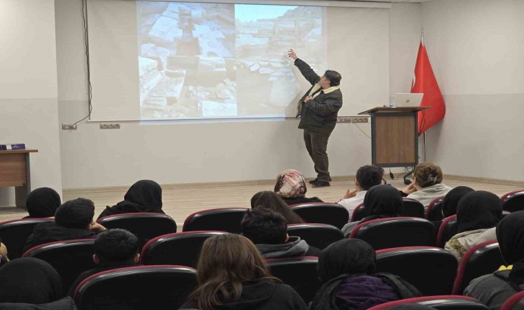 Arslantepenin tarihi yolculuğu öğrencilerle buluşuyor