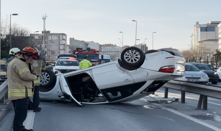 Avcılarda E-5te direksiyon hakimiyetini kaybeden sürücü takla attı: 2 yaralı