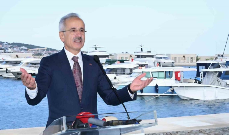 Bakan Uraloğlu: Van Gölünde toplam 417 bin 146 vagon ve 6 milyon 582 bin 540 ton yük taşındı