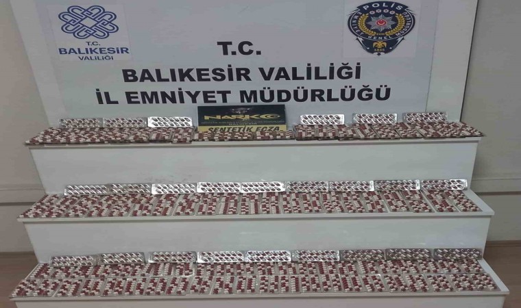 Balıkesirde 2 bin 700 sentetik hap ele geçirildi