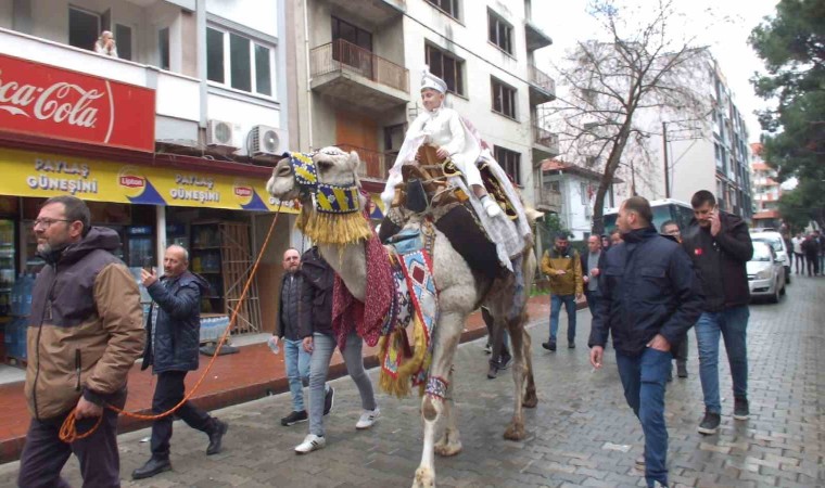 Balıkesirde develi sünnet geleneği devam ediyor