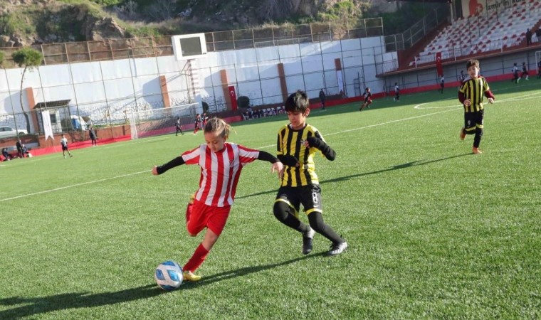 Bayraklıda U-10 Cup Futbol Turnuvası başladı