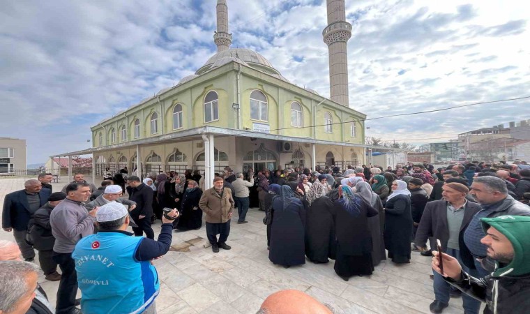 Besnide umreciler dualarla uğurlandı