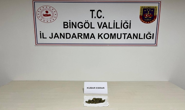 Bingölde haklarında arama kararı bulunan 2 kişi yakalandı