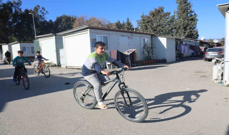 Bisikleti çalınan depremzede çocuk, hırsızlara seslendi: Bisikletimi çalan hırsızlar lütfen getirsinler”