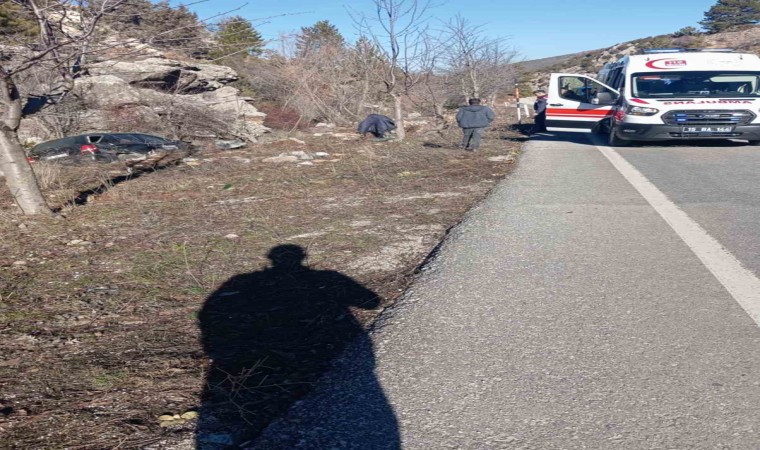 Burdurda kontrolden çıkan otomobil şarampole devrildi: 1 yaralı