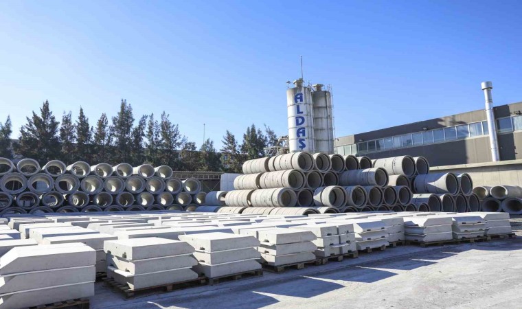 Büyükşehir Belediyesi 3D yazıcı ile beton kent mobilyası üretiyor