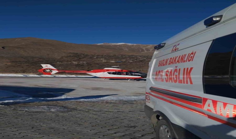 Çatakta serebrovasküler tedavisi gören hasta ambulans helikopterle Vana getirildi