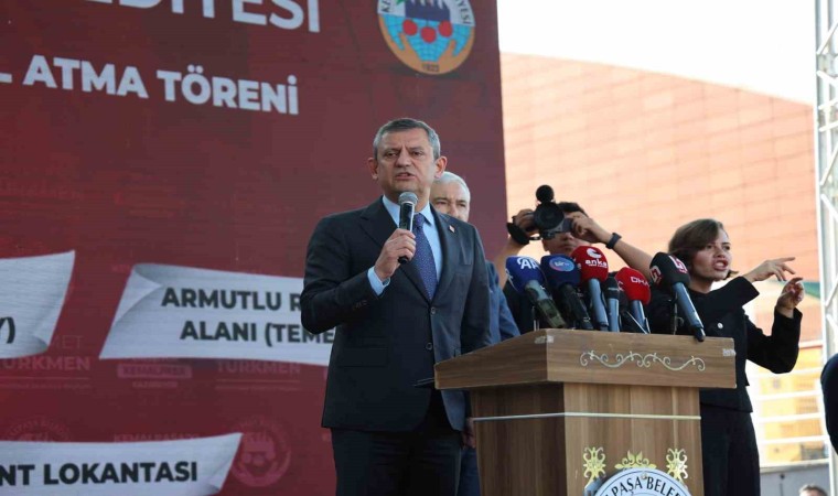 CHP Genel Başkanı Özel, İzmirde iktidara kırmızı kart gösterdi