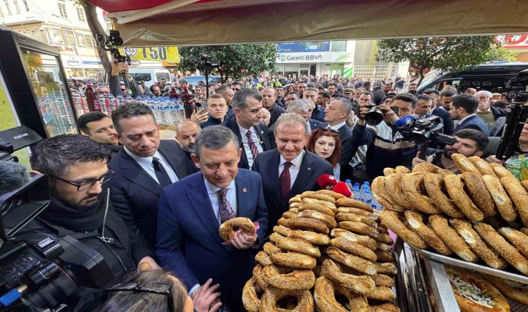 CHP Genel Başkanı Özel, Mersinde esnaf ziyareti gerçekleştirdi