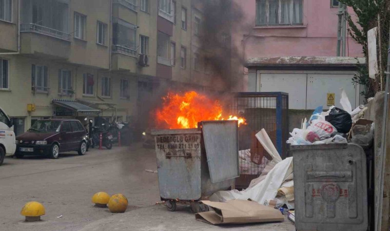 Çöpe atılan soba külü yangına sebep oldu