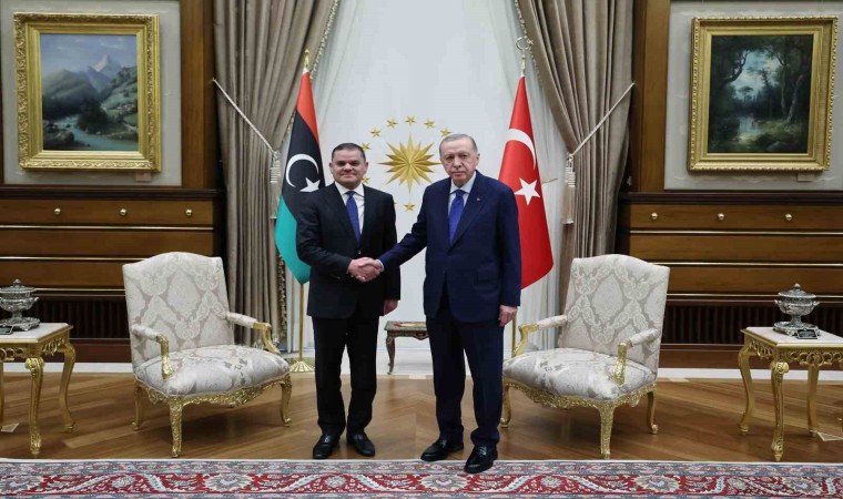 Cumhurbaşkanı Recep Tayyip Erdoğan, Cumhurbaşkanlığı Külliyesinde Libya Başbakanı Abdulhamid Dibeybeyi kabul etti.