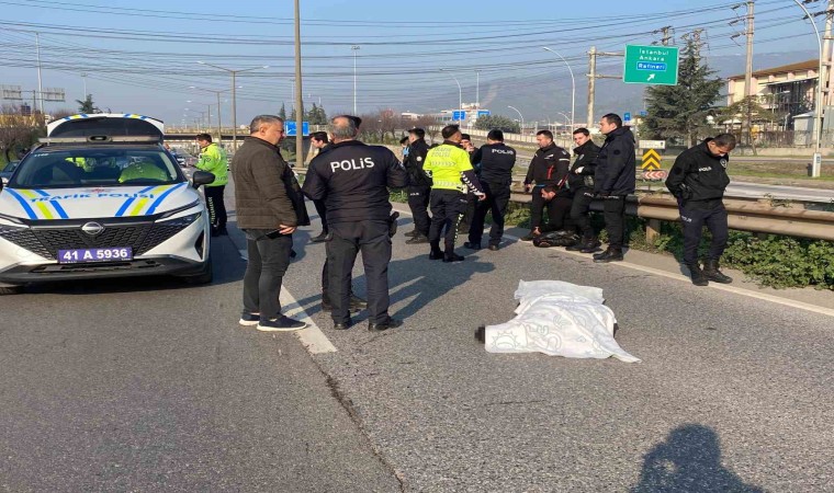 D-100de bariyerlere çarpan motosikletin sürücüsü hayatını kaybetti