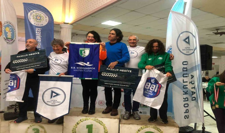 Datçada 19. Açık Kış Yüzme Maratonunda dereceye girenler ödüllendirildi