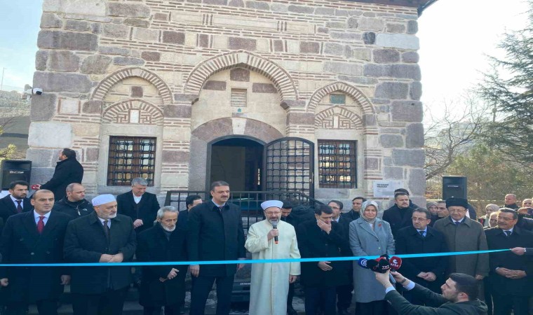 Diyanet Başkanı Erbaş, 45 yıldır kapalı olan İsfahani Mescidinin açılışını yaptı