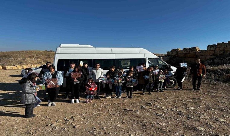 Diyarbakırda çocuklar Zerzevan Kalesini gezdi