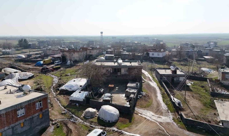 Diyarbakırda köy muhtarı aldığı maaşın tümünü öğrenci ve ihtiyaç sahiplerine aktarıyor