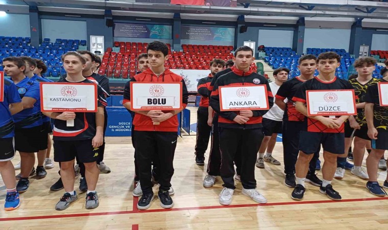 Düzcenin ev sahipliğinde okul sporları masa tenisi başladı