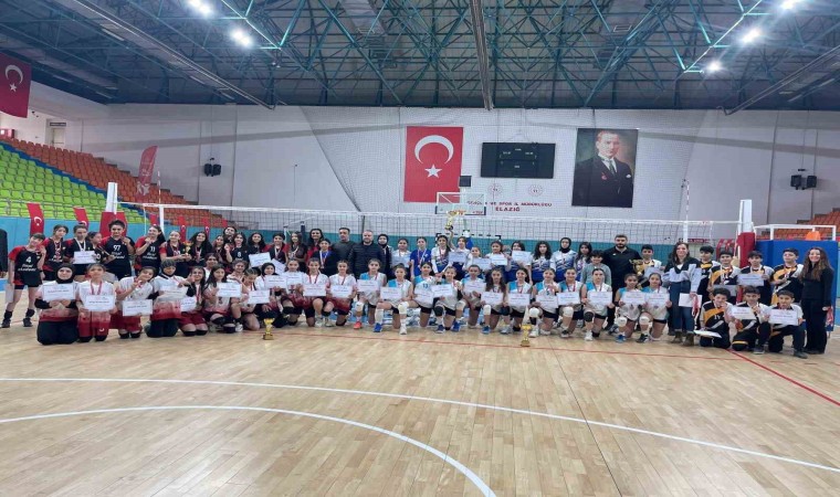 Elazığda okul sporları voleybol müsabakaları sona erdi