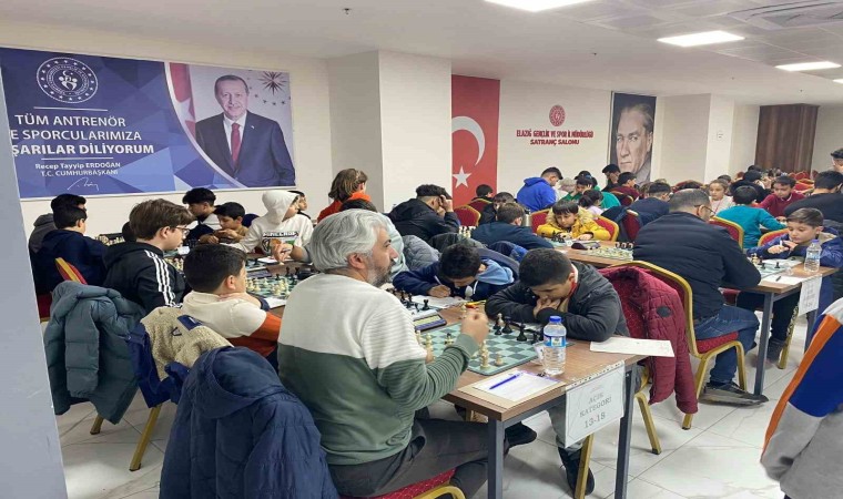 Elazığda satranç turnuvası sona erdi