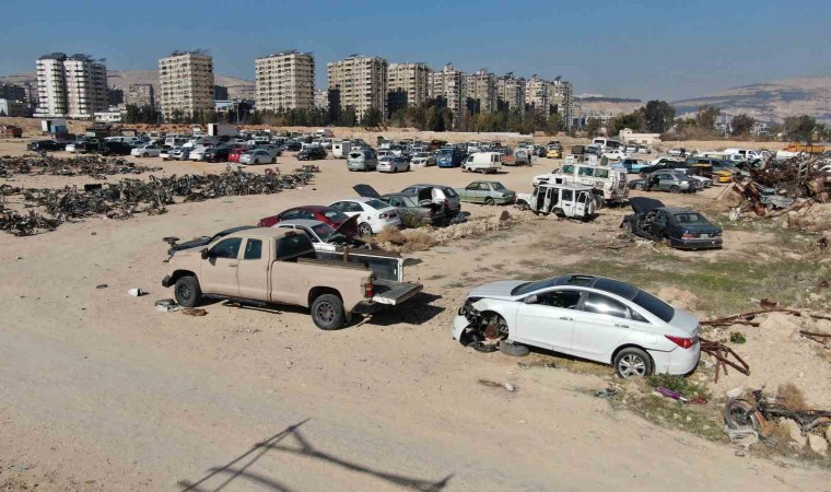 Esadın el koyduğu binlerce araç, sahiplerini bekliyor