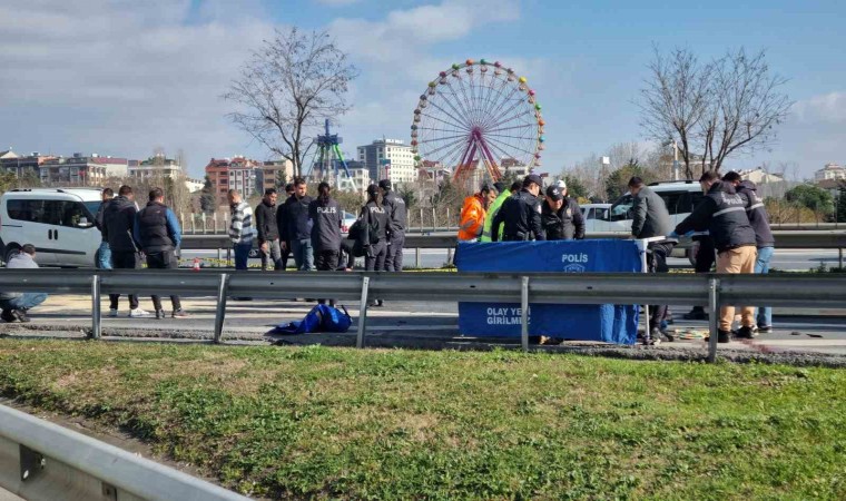 Esenlerde feci kaza: Otomobille çarpışan motosikletli hayatını kaybetti