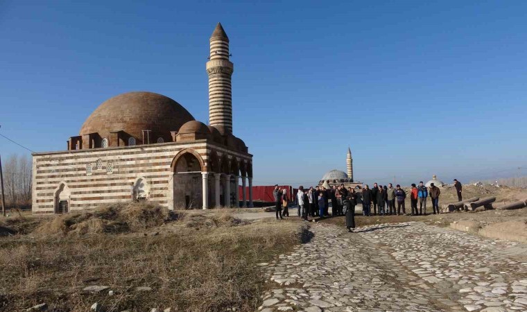 Eski Van Şehrinde geçmişin izlerine yolculuk