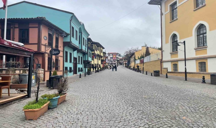 Eskişehirde soğuk kent merkezindeki yoğunluğu azalttı