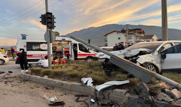 Fethiyede trafik kazası: 2si çocuk, 6 yaralı