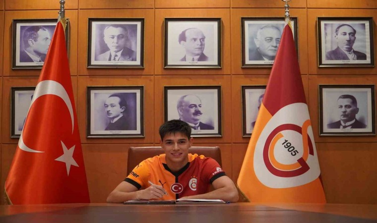 Galatasaray, genç futbolcu Berat Yılmazın sözleşmesini uzattı