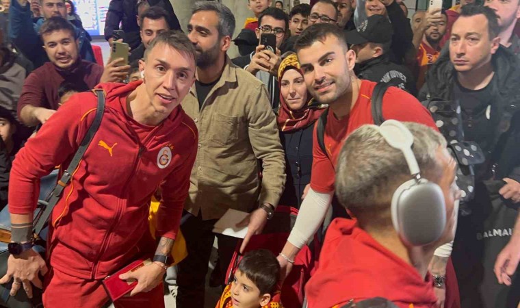 Galatasaray, Hatayspor maçı için Mersine geldi