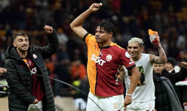 Galatasarayda maç sonu 3lüsü Gabriel Saradan