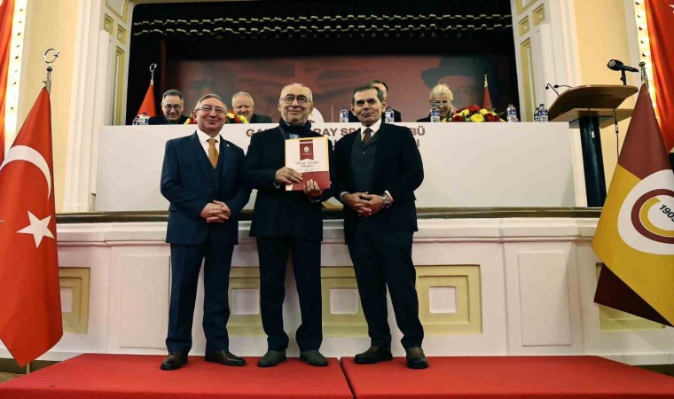 Galatasarayda yeni divan kurulu üyeleri için berat töreni yapıldı