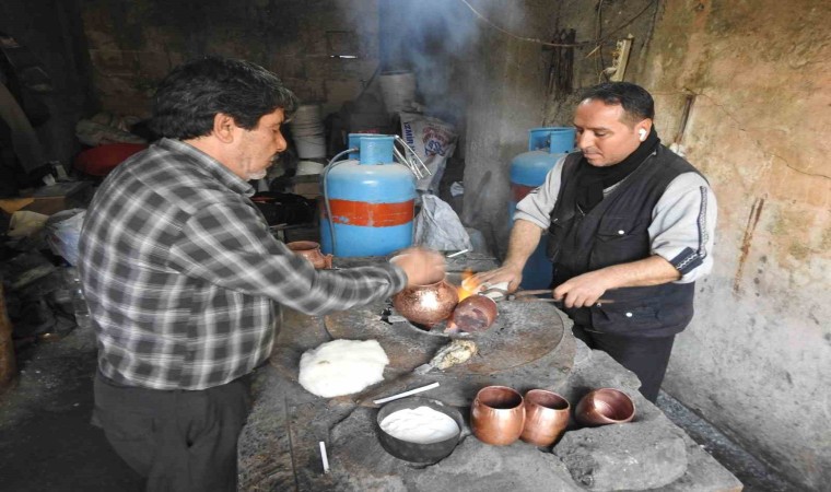 Gaziantepin son kalaycı ustaları mesleklerini yaşatmaya çalışıyor