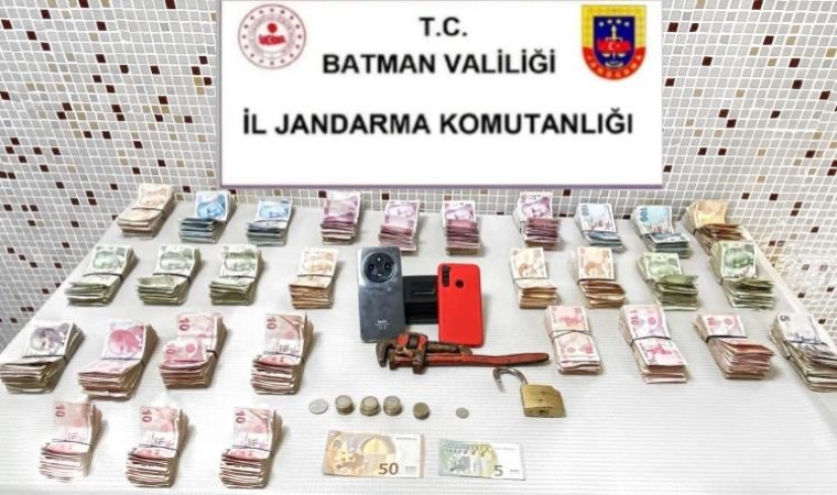 Gercüşte yardım kutusundan para çalındı