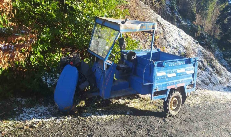 Gizli buzlanma kazayı beraberinde getirdi: Devrilen pat pattaki 1i ağır, 3 kişi yaralandı