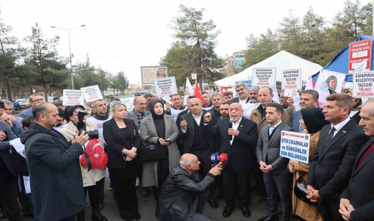 HAK-İŞ Genel Başkanı Arslan, Diyarbakır anneleri ve DEMli belediyelerin işten çıkardığı işçilerle görüştü