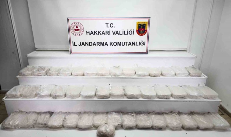 Hakkaride 49 kilo metamfetamin ele geçirildi