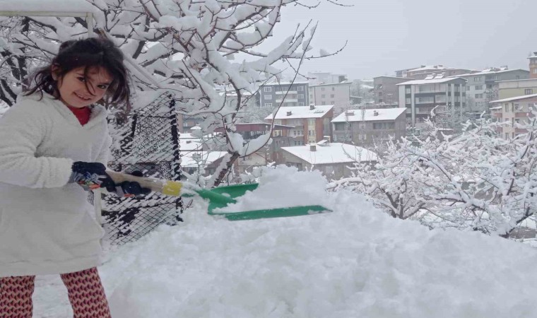 Hakkaride kartpostallık kar manzaraları