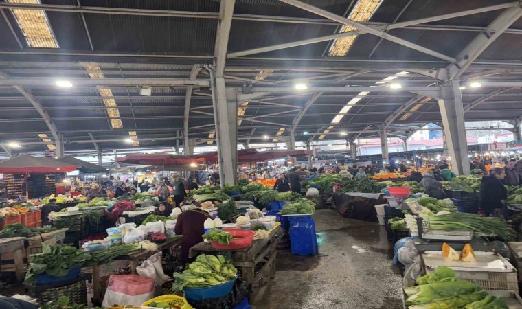 Halk pazarına yoğun ilgi