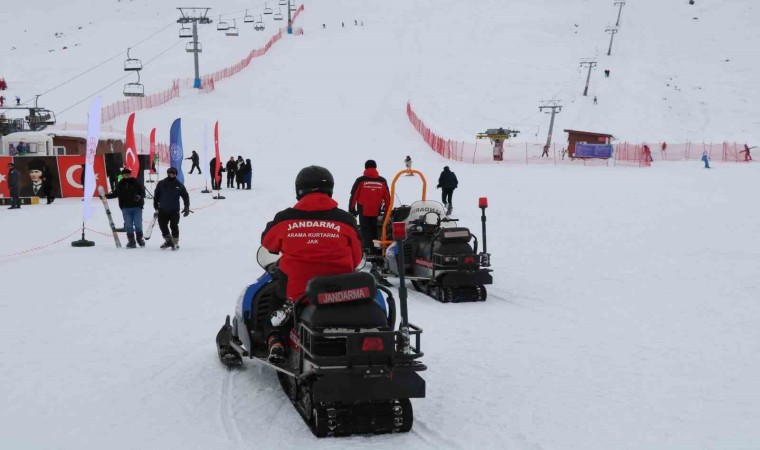 Hesarek Kayak Merkezinde JAK görev başında